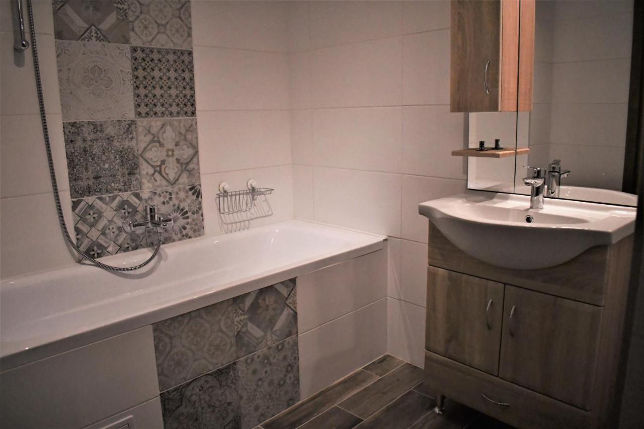 Vatus Apartmanhaz Vác Exterior photo