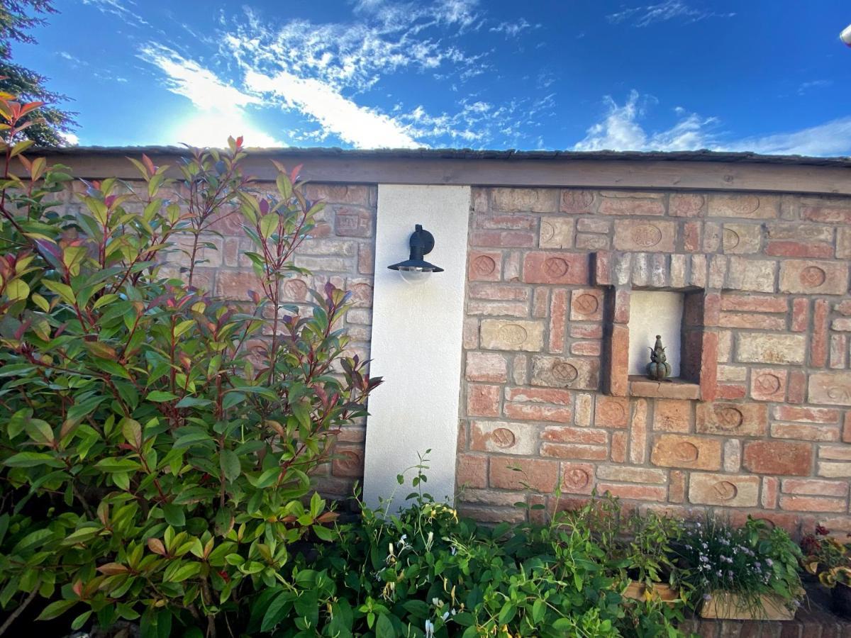 Vatus Apartmanhaz Vác Exterior photo