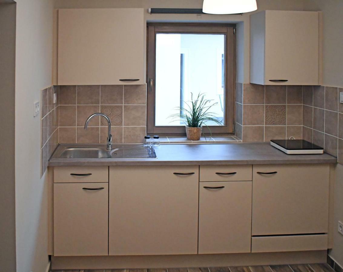 Vatus Apartmanhaz Vác Exterior photo